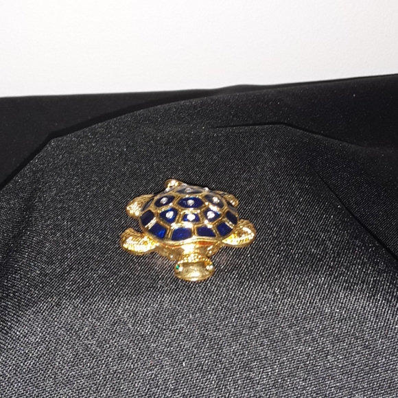 Mini Turtle Jewelry Box - Picture 3 of 6